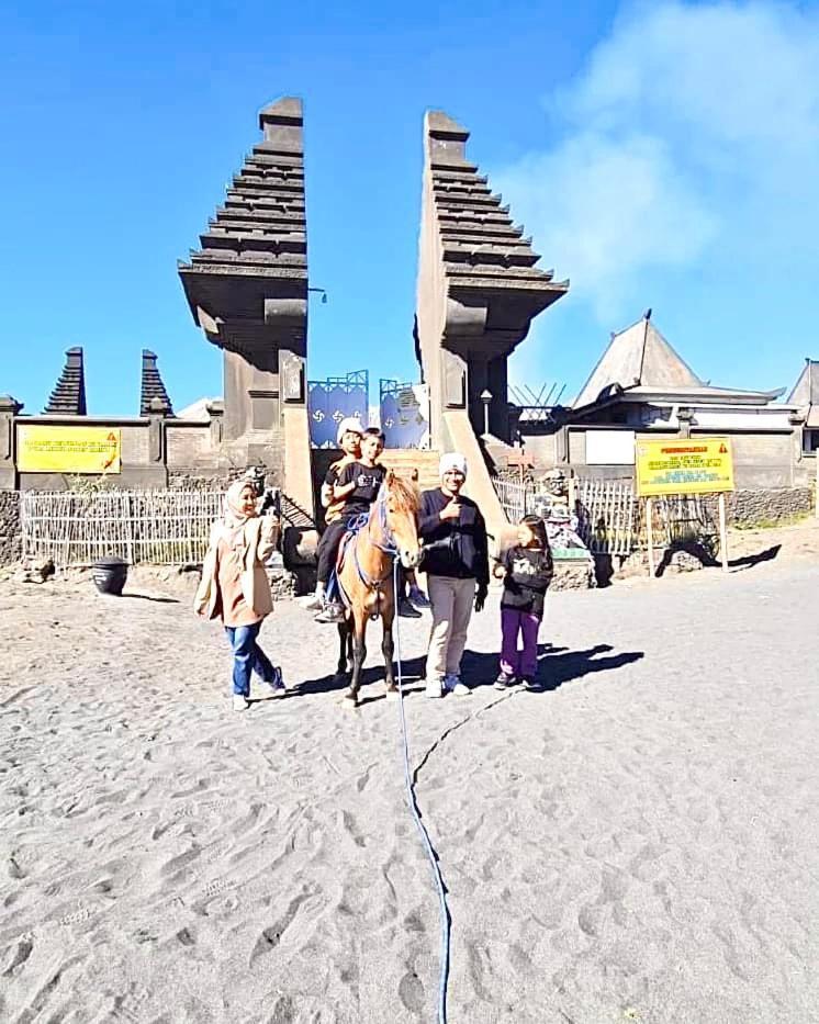 Aaa, Fan Family, Aesthetic Bromo, Managed By Triple A Tour, Additional Bromo Jeep Tour Sunrise And Airport Shuttle Ngadisari Esterno foto